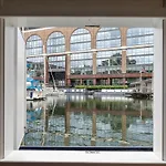 Delightful House Boat On St Katharine Dock