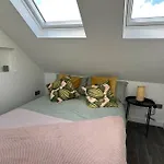 Lovely New Decor Studio - 4 The Southwell