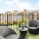 Cozy 2 Bedroom / Earls Court / Balcony