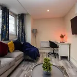 1 Bedroom-Sofabed-Worktable-4-Wifi-Parking