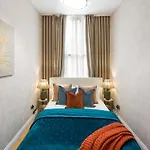 Charming 1-Bed Apartment In London