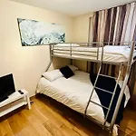 London Mackenzie Apartment
