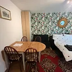 Cozy 1-Br Garden Flat For Up To 4 In East London