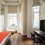 Super Knightsbridge 2 Bed Gound Floor Apartment