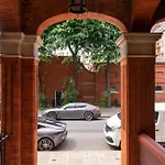 Super Knightsbridge 2 Bed Gound Floor Apartment