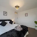 Cosy Home By Wembley Stadium