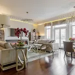 Ultra Luxury 3 Bedrooms Flat In Hyde Park