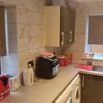 Cosy Bedroom Near London City Airport
