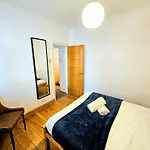4 Bedroom, 3 Bathroom Private House In Central London, 3 Minutes Walk To Edgware Road Station