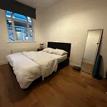 2 Bedroom Flat With Private Garden