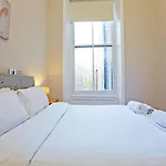 1 Bed Kensington Cromwell Flat With Balcony Number 4