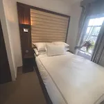 En-Suit Boutique Family Room For Three 303