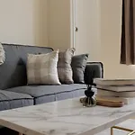Zone 2 Central Cosy Apartment