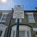 Cosy 2Br House In Stratford & Westfield Area
