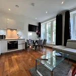 2Bd Luxurious Holborn Apartments