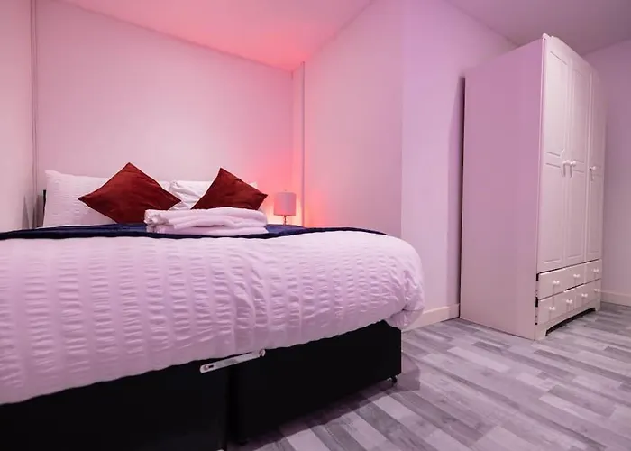 1 Bedroom-Sofabed-Worktable-4-Wifi-Parking