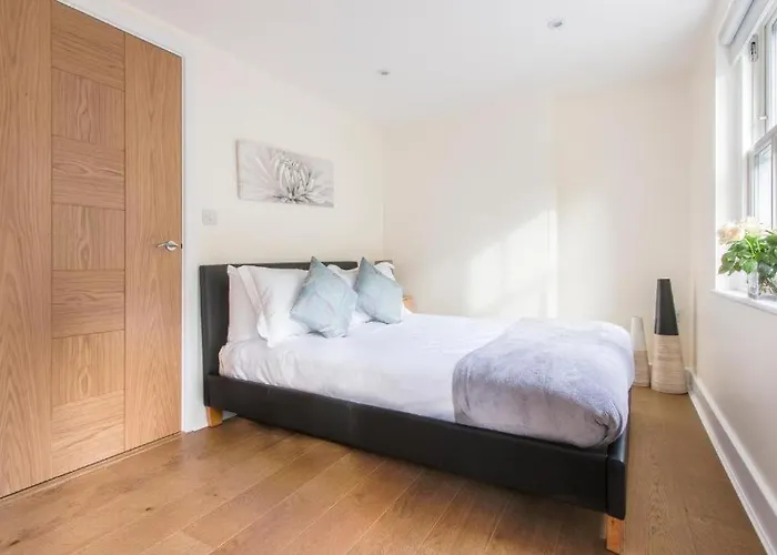2Bedrooms Liverpool St Station Apt