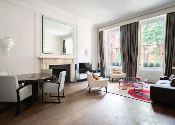 Super Knightsbridge 2 Bed Gound Floor Apartment