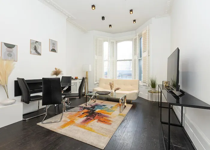 Lovely 2Br Flat In Kensington, 2 Minutes Tube