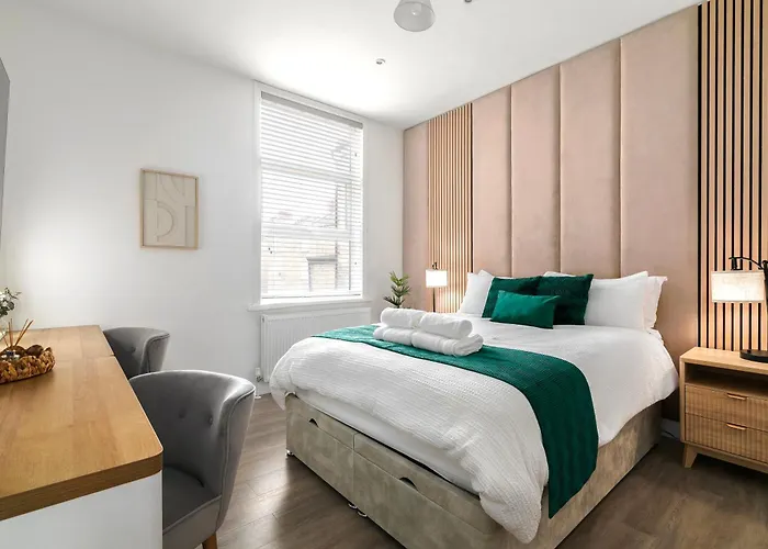 Stylish Apartment In Queens Park