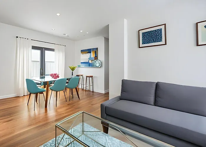 Liverpool St Modern 2 Bed Apartment