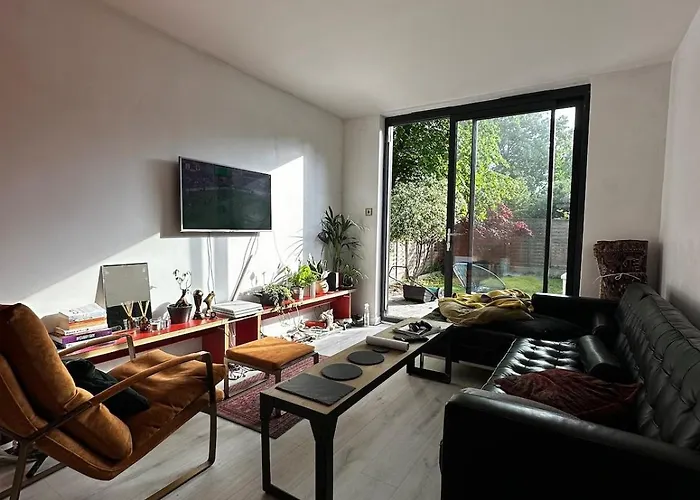2 Bedroom Flat With Private Garden