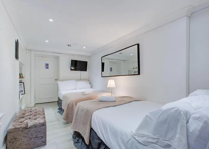 Hyde Park Harriet Hotel