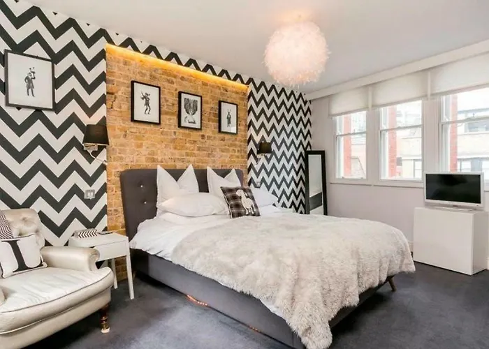 Super Cool 2 Bedroom Split Level Duplex