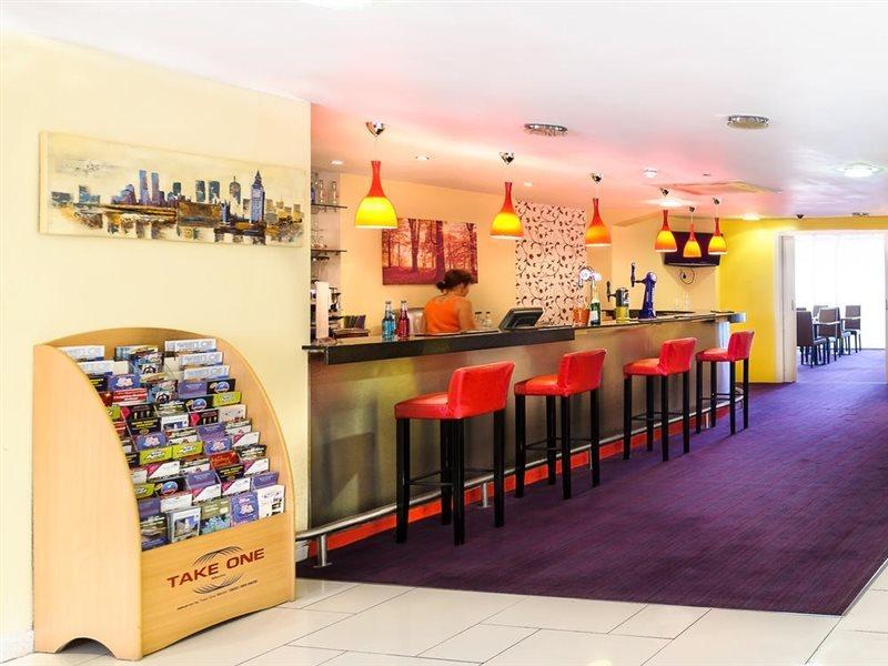 The Luton Hotel Hotell 2*