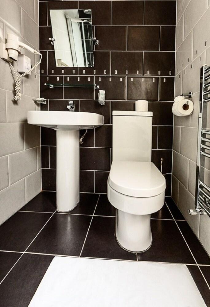 Dockside 3* London