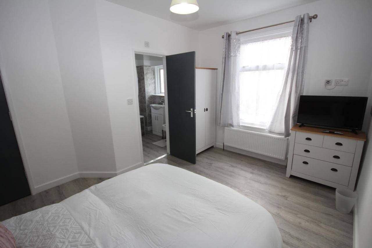 Ferienhaus The Wembley House London