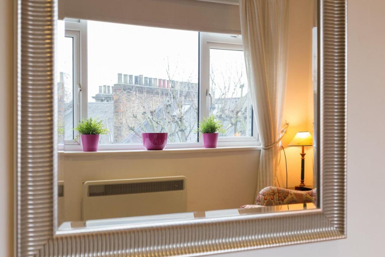Professionally Cleaned 1 Bed Flat In South Kensington * Londen