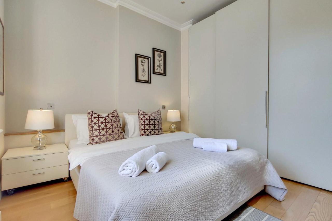 Apartment Cg1 - 2 Bedroom Apt, Kensington Garden Square View London