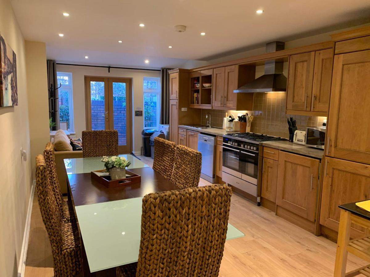 Vakantiehuis Notting Hill 3br Townhouse With Ensuite Bathrooms - Ideal For Families *