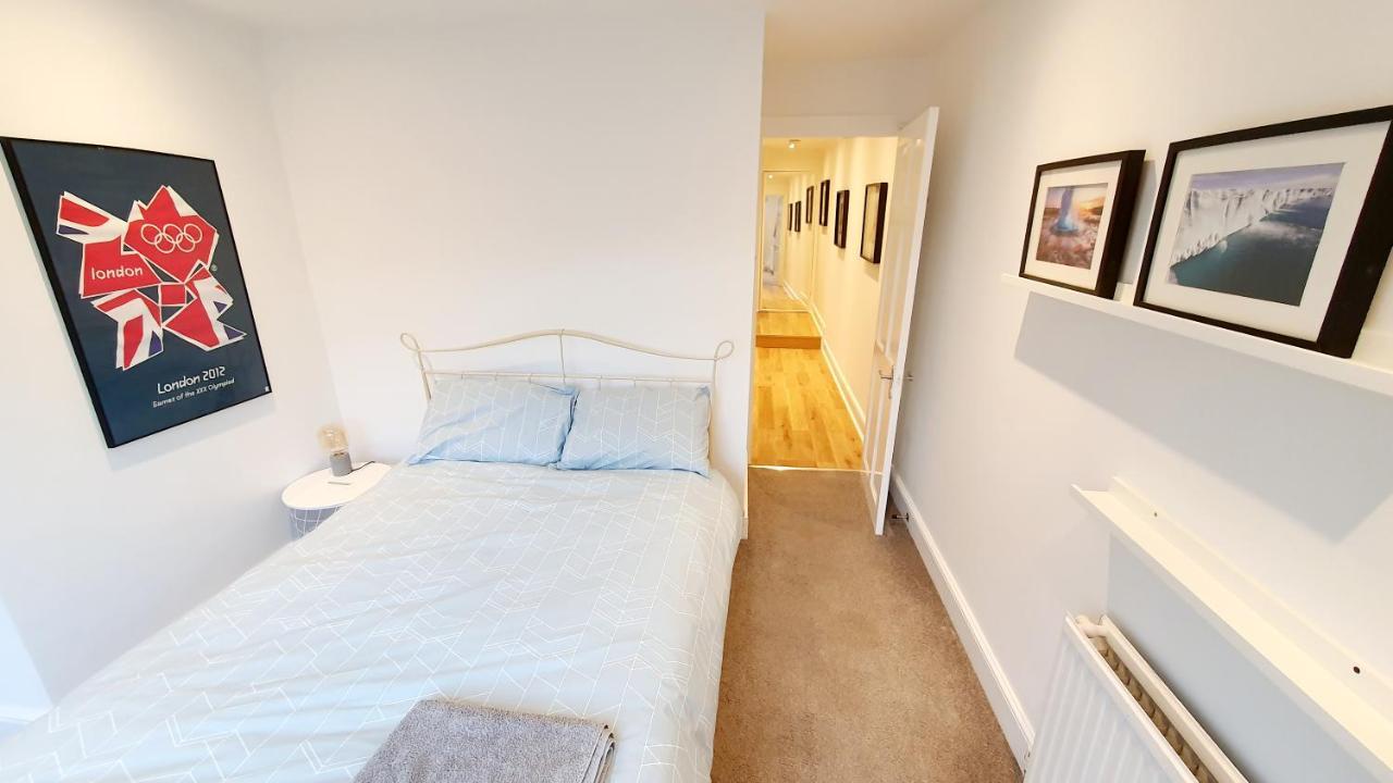 Lovely 2 Bedroom Period Garden Flat. Apartamento