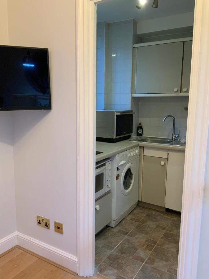 Love From Chelsea Large One Bed Superb Location Sloane Avenue Sw3 * London