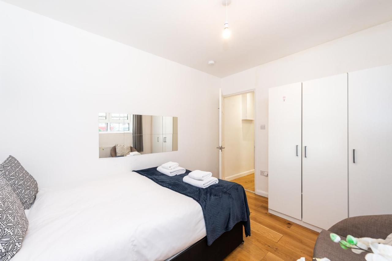 Pass The Keys In Sunny Waterloo Apartment *