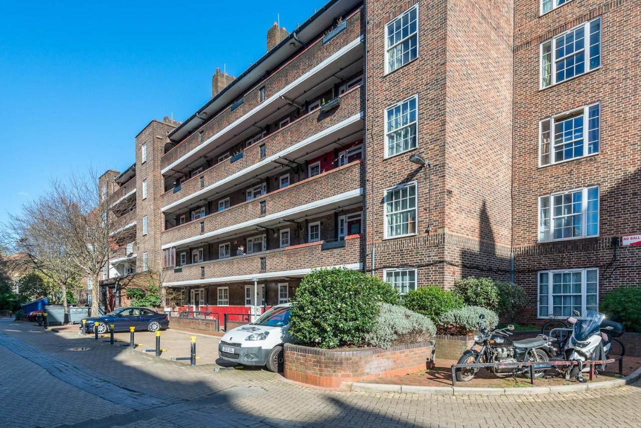 Pass The Keys In Sunny Waterloo *