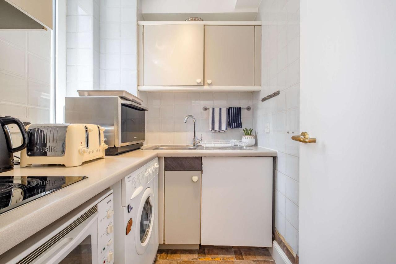 Love From Chelsea Large One Bed Superb Location Sloane Avenue Sw3 Apartment *