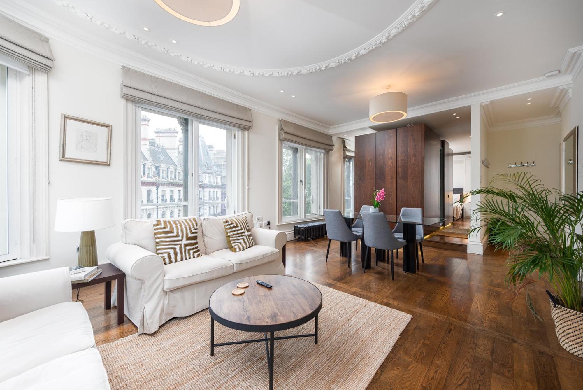 Grosvenor Gardens By Capital Leilighet