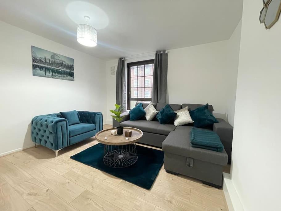 Lovely 2 Bedroom Available In Shoreditch Appartement