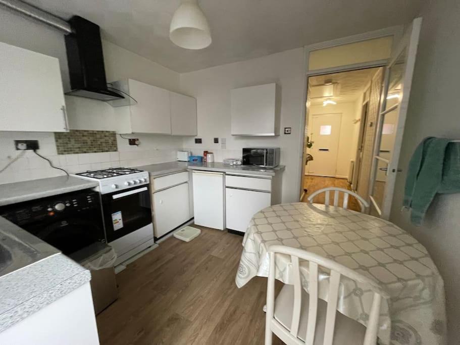 Ferienhaus Spacious Bungalow In London, Near Central London, The Excel Centre And The O2, Ideal For Families