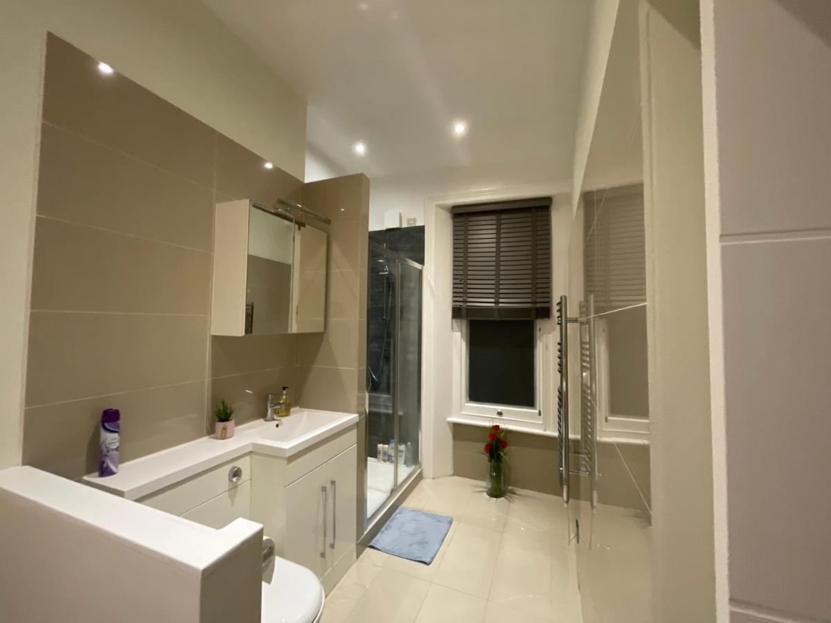 Appartement Modern & Elegant Central Two Minutes From Train Station *