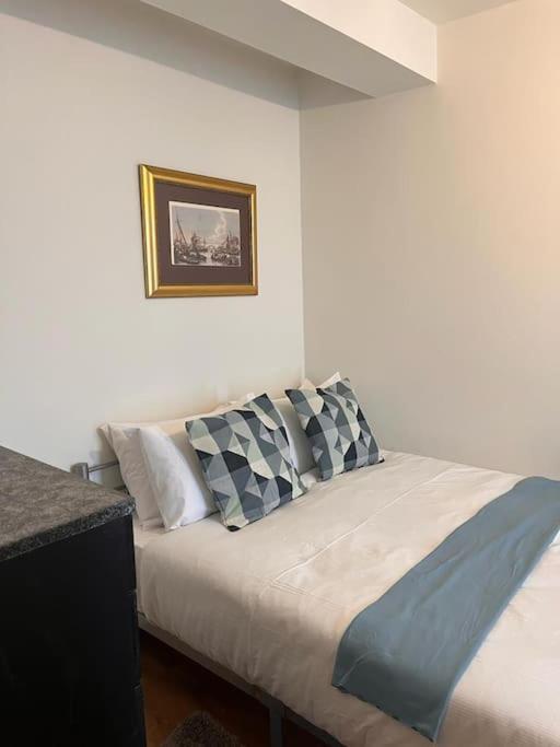 2 Bed Flat In Canning Town Apartment London