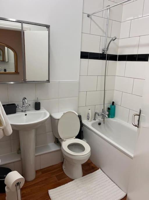 2 Bed Flat In Canning Town * London