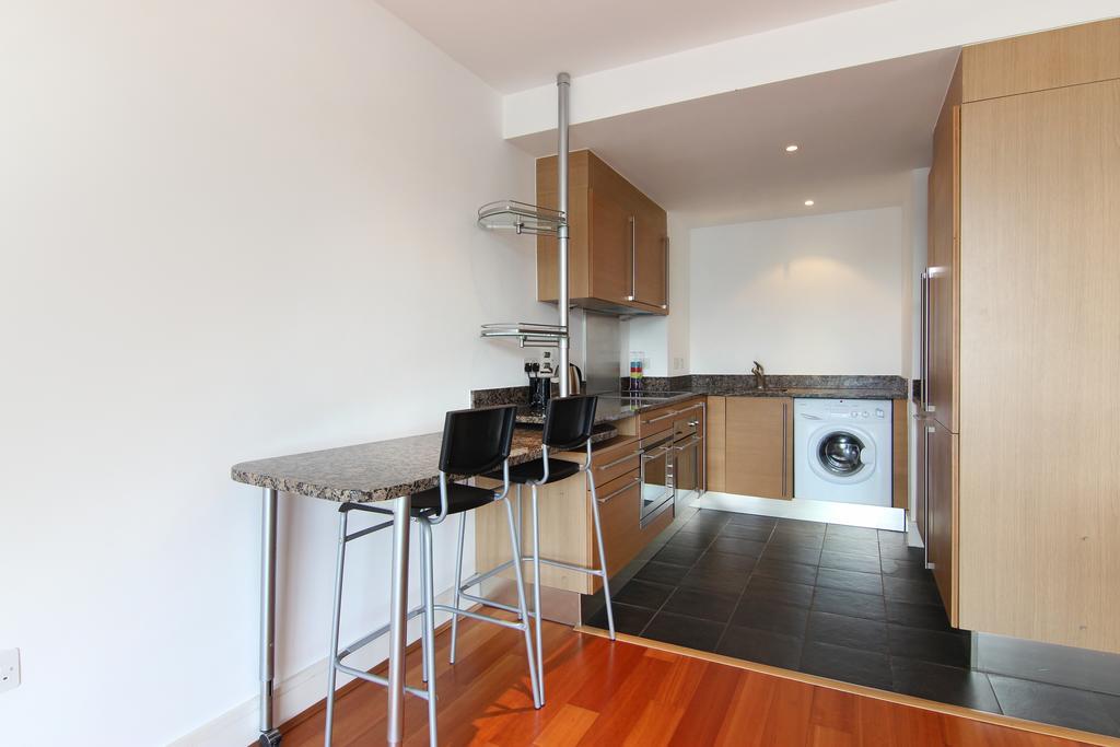 Apartment Lifestyle - Chelsea Bridge London