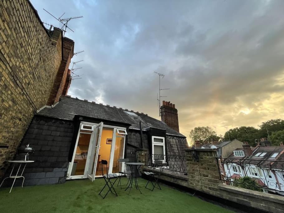 Spacious Two Bedroom Flat In Prestigious Highgate. Apartment