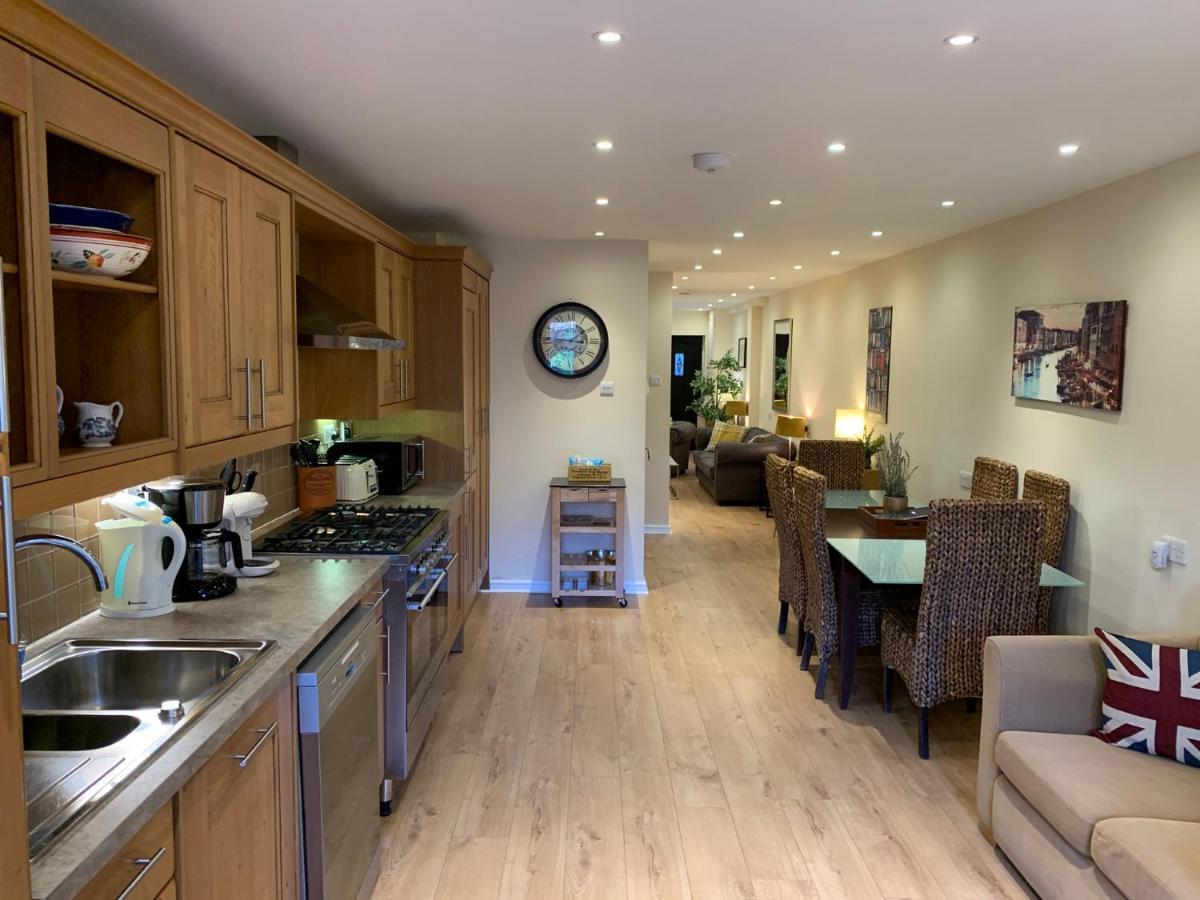 Notting Hill 3br Townhouse With Ensuite Bathrooms - Ideal For Families Vakantiehuis Londen