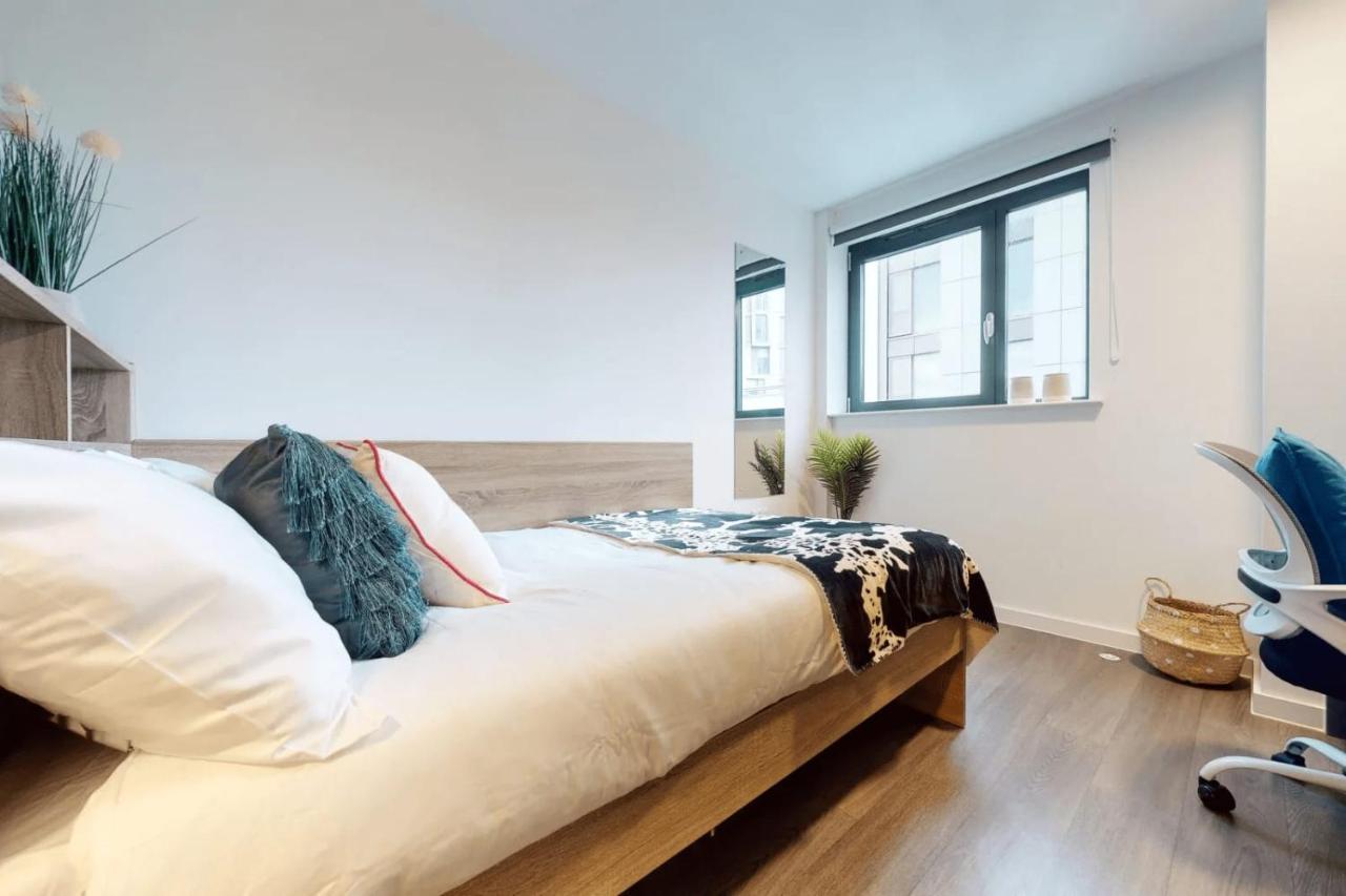 Private Bedrooms With Shared Kitchen, And At Canvas Wembley In Leilighet