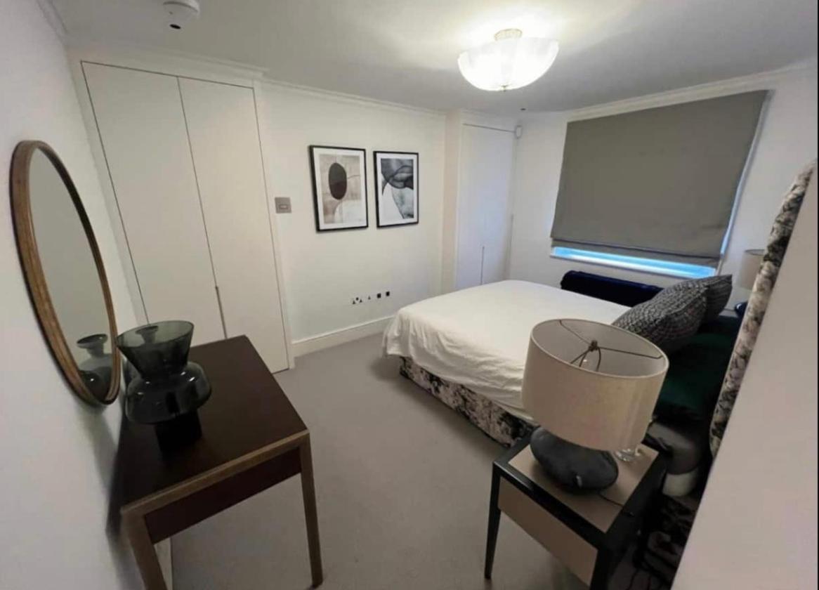 Duplex In Belgravia Apartment *